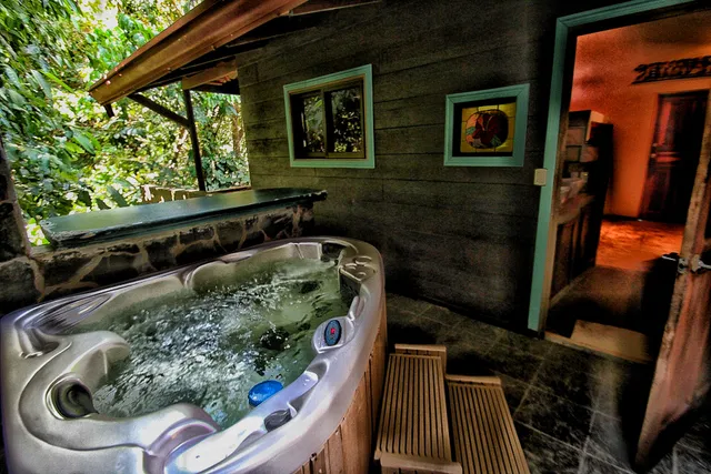 Waterfall Villas - Wellness, Vegan, Yoga Retreat