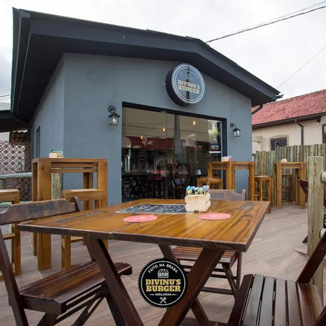 Divinu's Burger