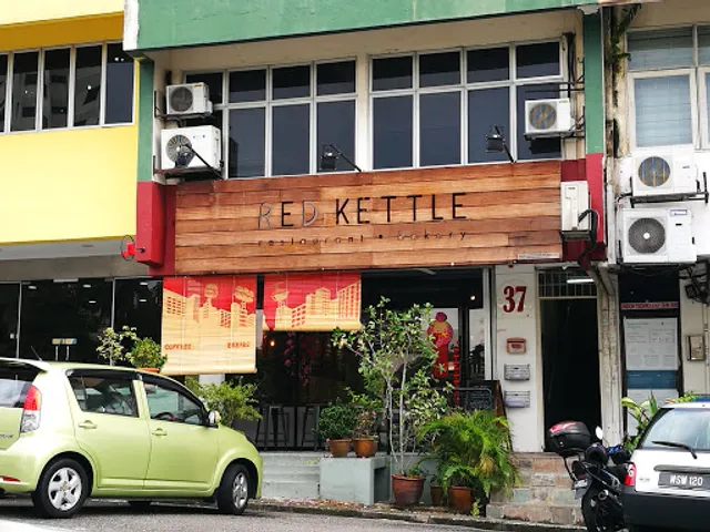 RED KETTLE @ TMN BKT DESA