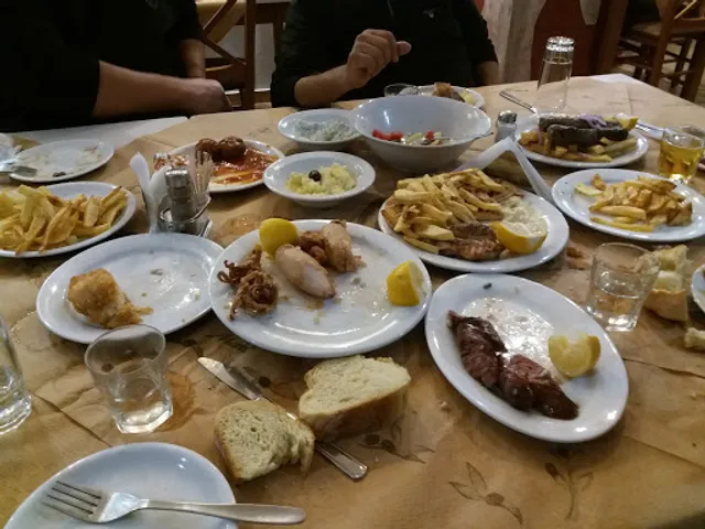 Πεντόβολα Ουζερί - Μεζεδοπωλείο