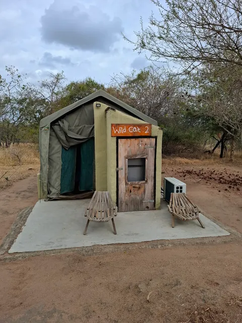 Dumela Safaris: Lodge & Luxury Tented Camp