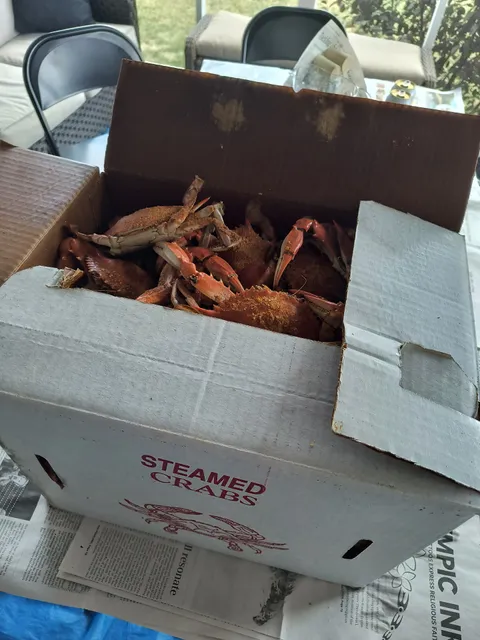 Hard Shells Seafood Market & BBQ