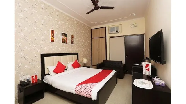 OYO 23688 Corals Paradise