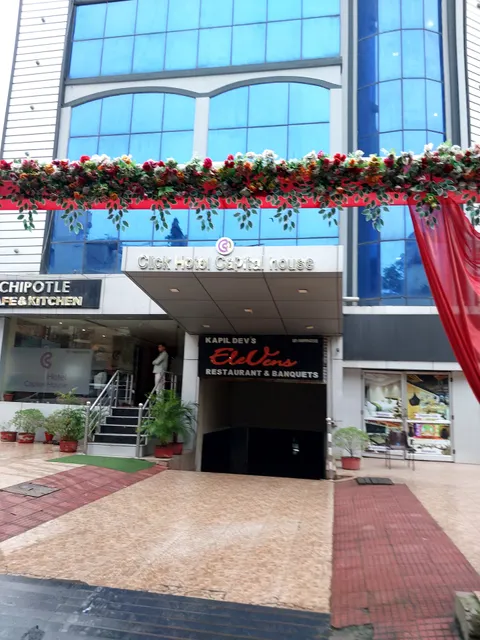 Capital O Elevens Inn