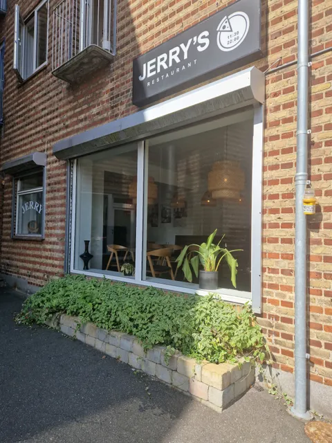 Jerry's Restaurant & Teria