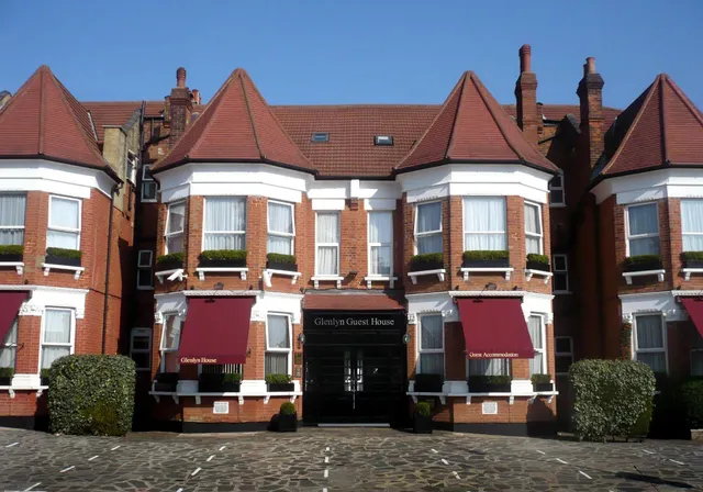 Glenlyn Hotel