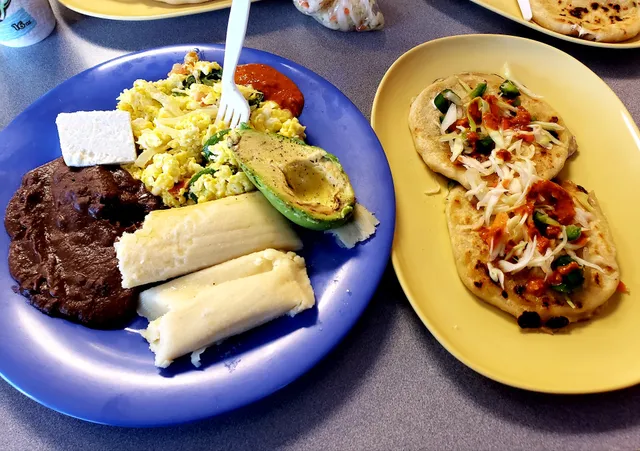 Pupuseria La Pasadita Salvadoran Food