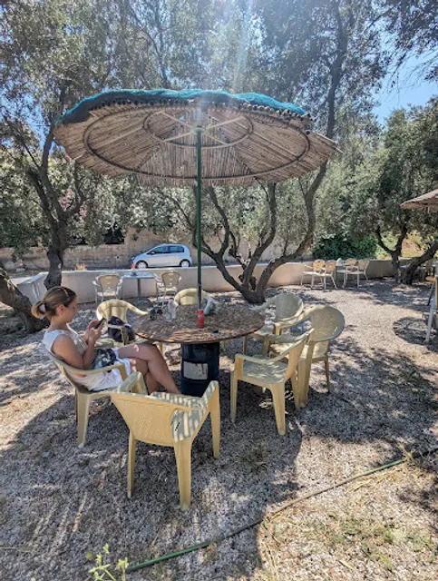 Kantina O Petros(canteen O Petros pitta souvlaki)