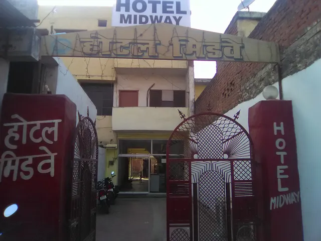 HOTEL MIDWAY