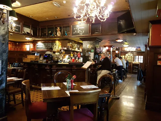 Fuller's Ale & Pie House