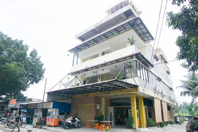 RedDoorz @ RS Adam Malik Medan