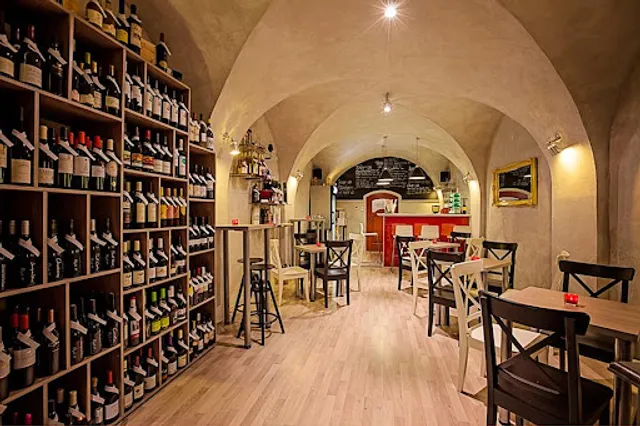 Tastevino borbár és vinotéka