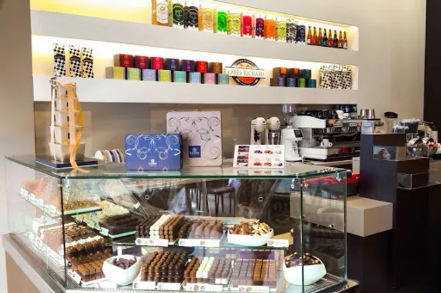 Leonidas Cafe Φλοίσβου Παλαιό Φάληρο