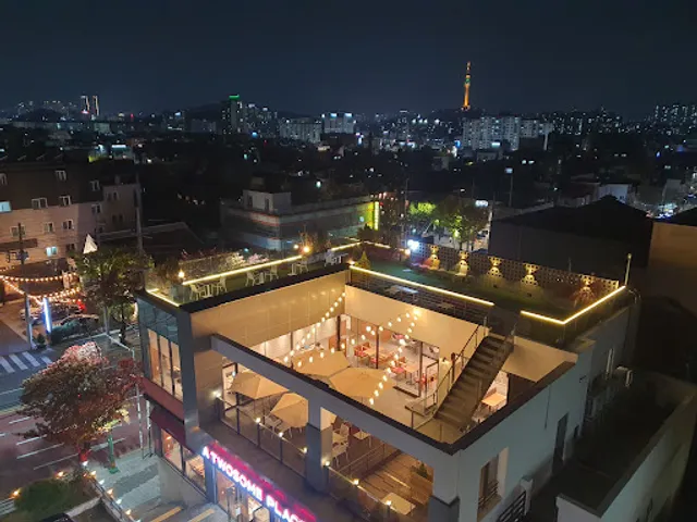 두낫디스터브 앞산