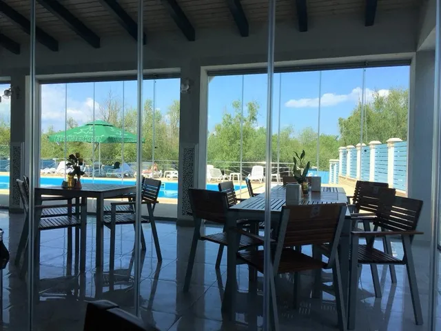 Pensiunea Pelicanul - Restaurant si Cazare