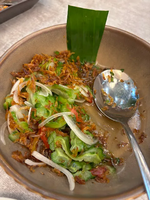 TRES Filipino Twists - Opus Mall