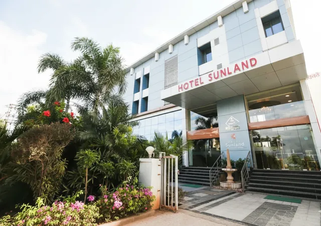 Hotel Sunland Baramati