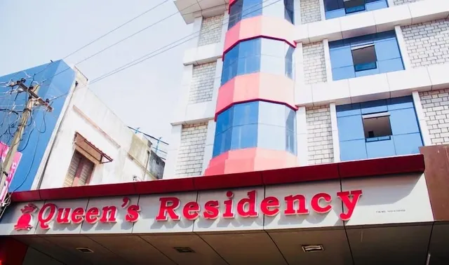 OYO 15099 New Queens Residency