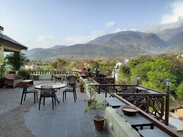 The Cliff - Rooftop Bar & Lounge