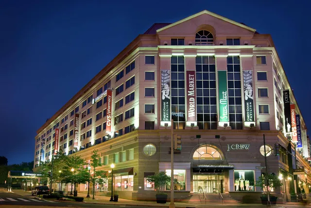 Embassy Suites by Hilton Washington DC Chevy Chase Pavilion