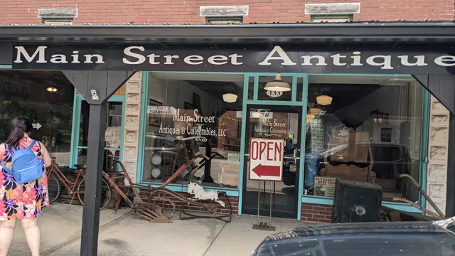 Quarter Moon Antiques