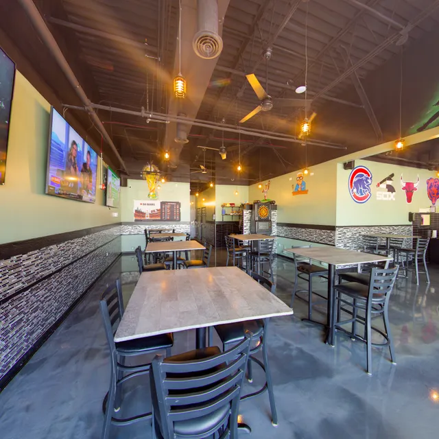 Uncle John's Sports Bar & Grill