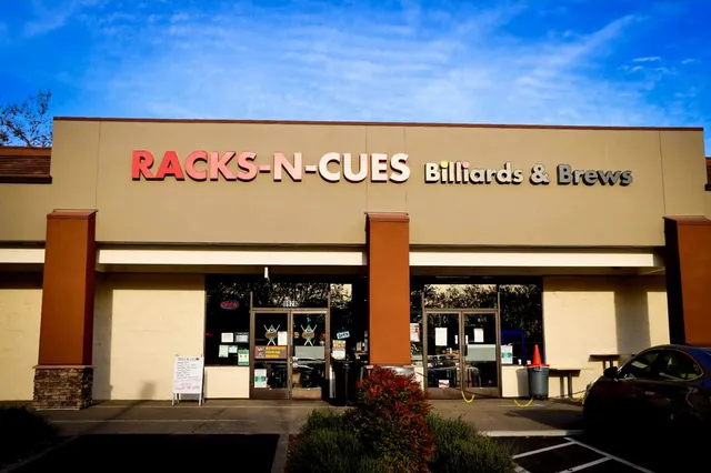 RACKS-N-CUES Billiards and Brews
