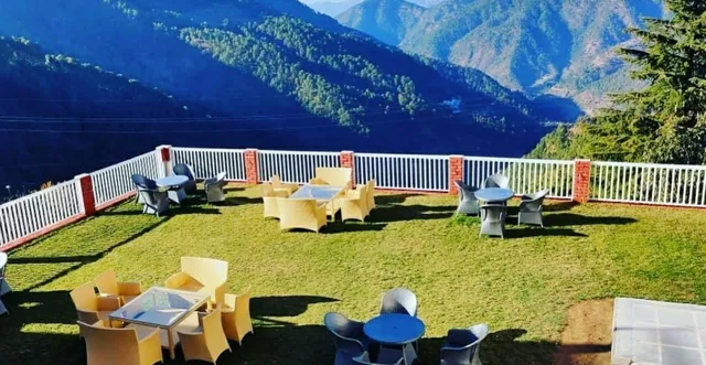 Clarks Exotica, Near Mukhteshwar