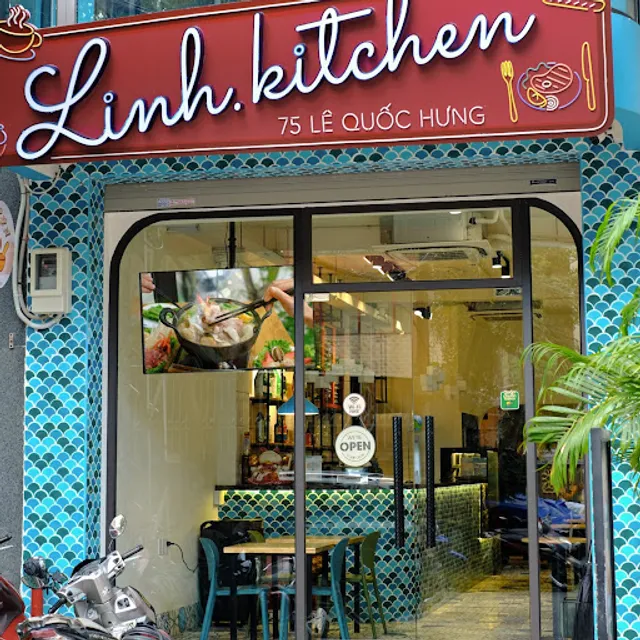 Linh.kitchen - Heo quay da giòn và Lẩu Chua