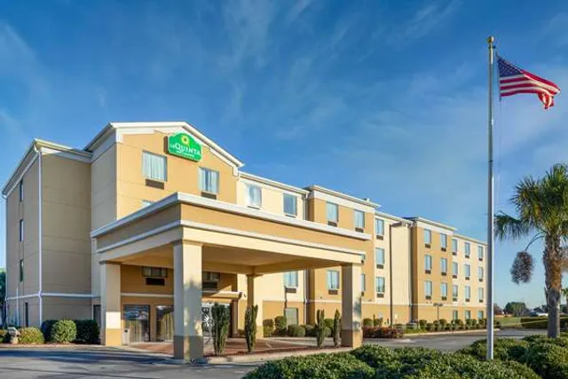 La Quinta Inn & Suites by Wyndham Warner Robins - Robins AFB