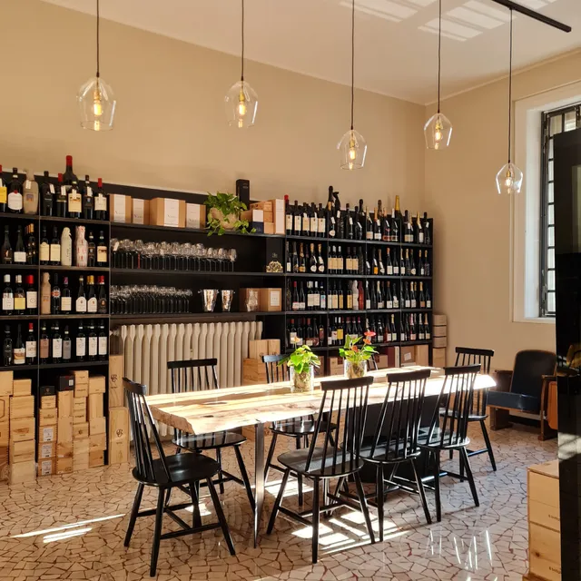 CRU Wine Club & Shop