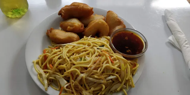 Happy Noodles & Sushi