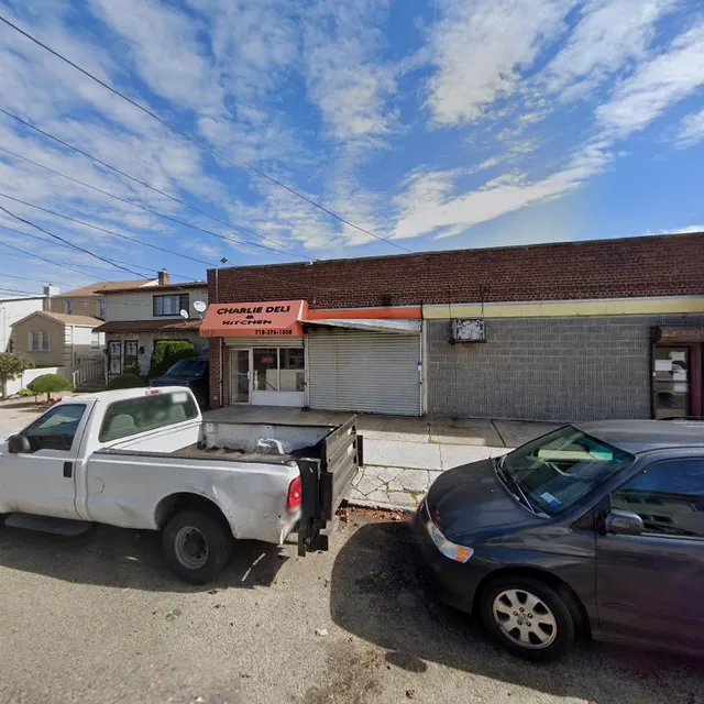 Charlie's Deli & Kitchen