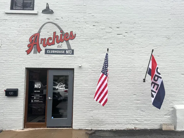 Archie’s Pizza at Clubhouse No. 3