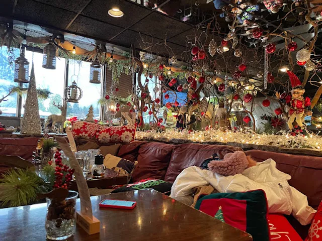 Kristall's Restaurant & Lounge