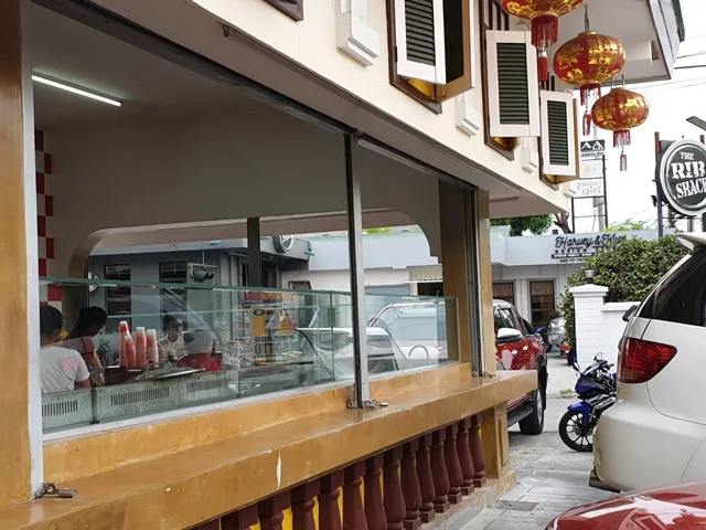 Eat Fresh - BF Homes