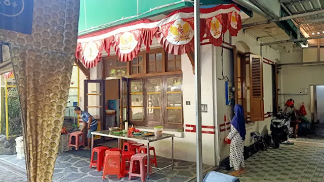 Soto Ayam Khas Semarang Pak Man