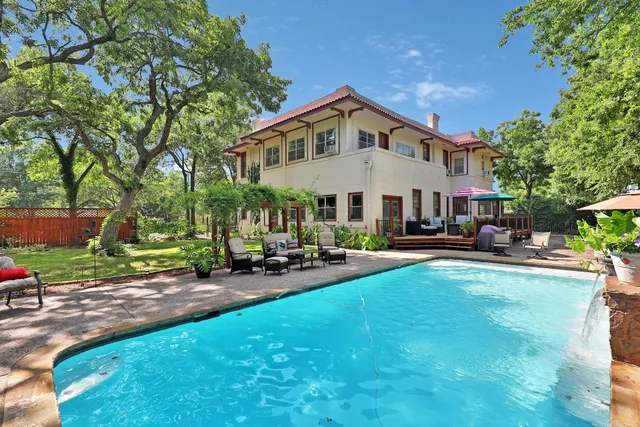 The Lancaster Manor Bed and Breakfast