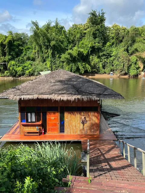 Boutique Raft Resort River Kwai