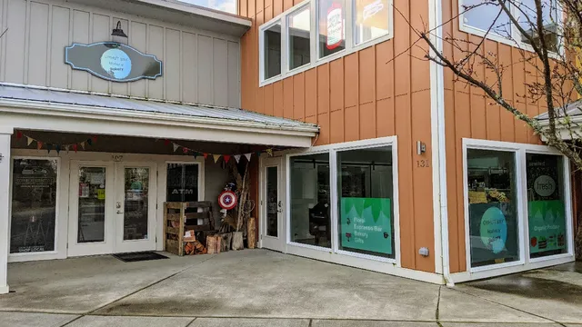 Oyhut Bay Market & Bakery