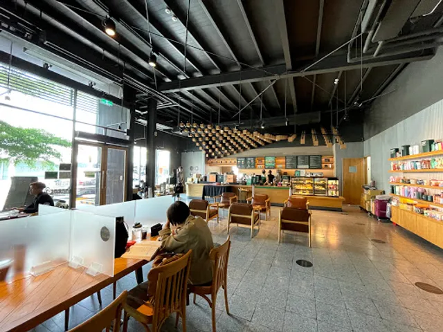 STARBUCKS Tainan Dongmen Shop