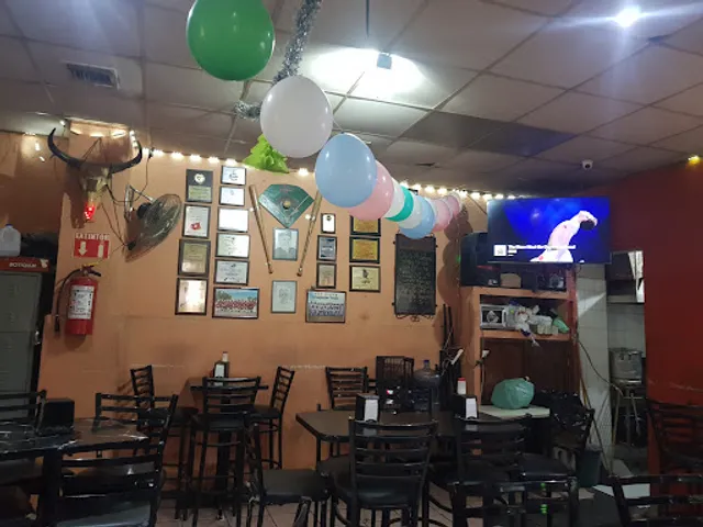 Bar Versalles,Gómez