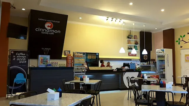 CINNAMON FAMILY CAFE