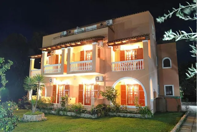 Makis Louvlis Apartments