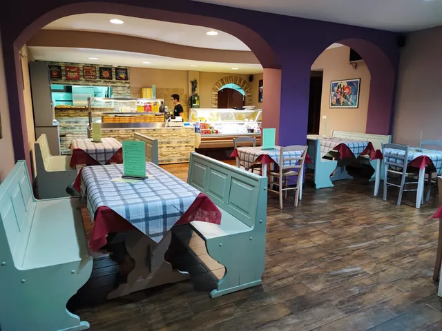 Pizzeria Da Marino con Forno a Legna