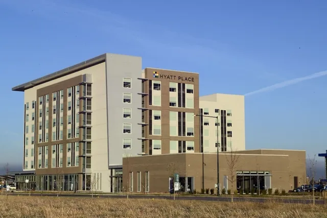 Hyatt Place Peña Station / Denver Airport