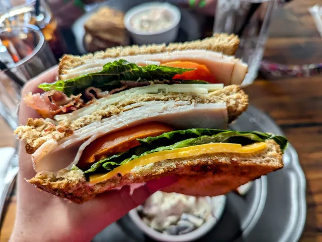 Toast! Lounge & Eatery