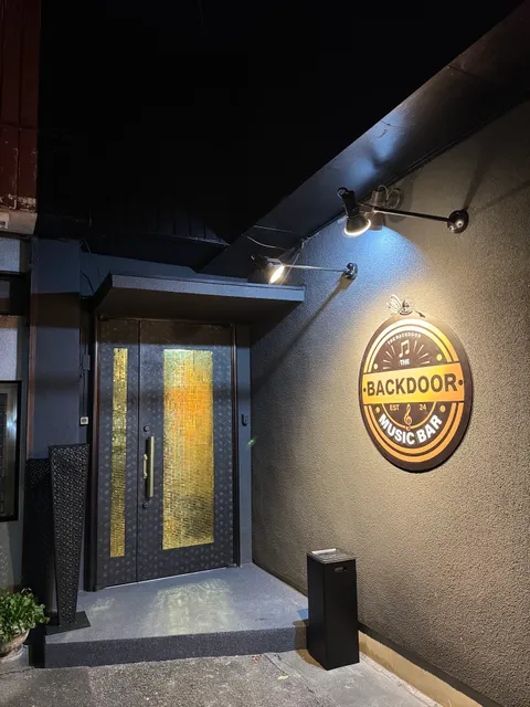 THE BACKDOOR | 音楽バー