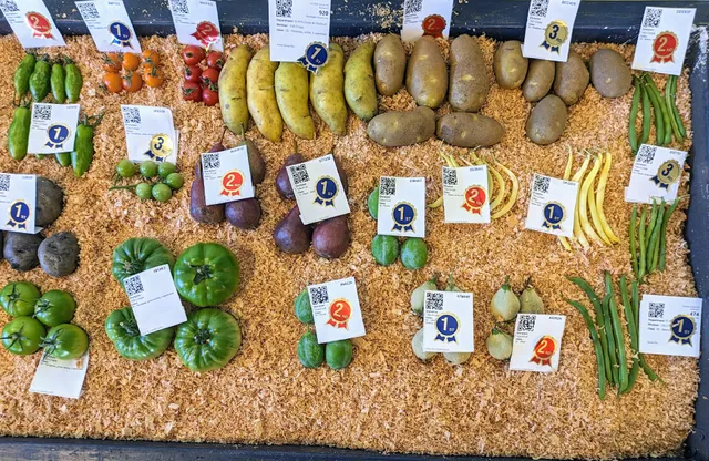 Cloverleaf Building(part of Westside Commons)