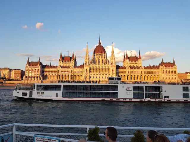Budapest Danube Boat Tour